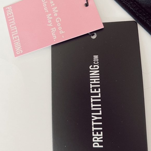 PrettyLittleThing NWT Black Bikini Bottoms with Gold Heart Chain Size US 4 - Picture 6 of 7